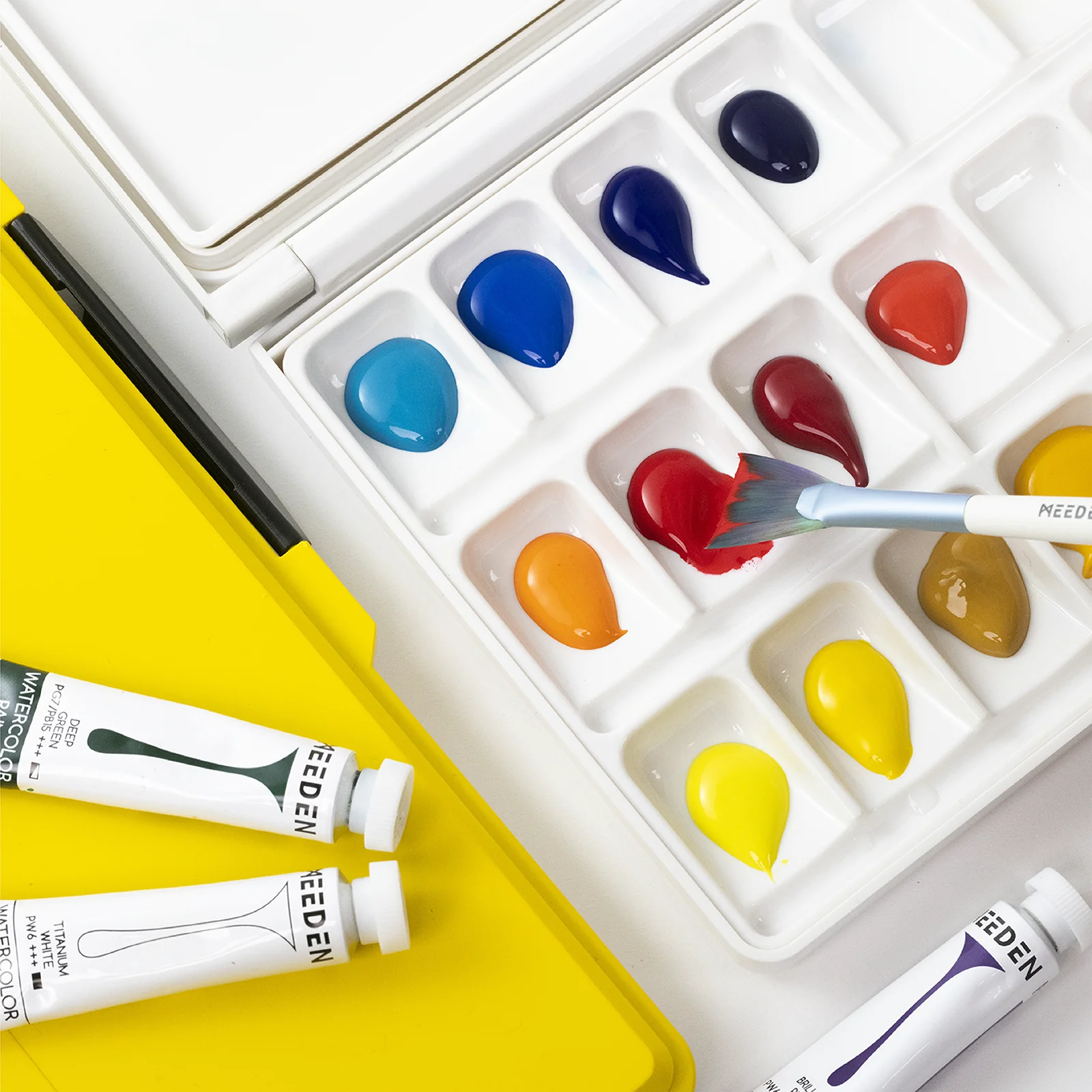 MEEDEN Airtight Leakproof Watercolor Palette Travel Paint Tray 33 Wells, Red - Image 5